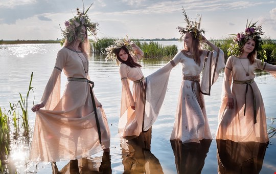 Zó hoor je Midzomernacht te vieren! Zó hoor je Midzomernacht te vieren!